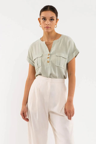 Cuffed Short Sleeve Shirt in Light Olive
