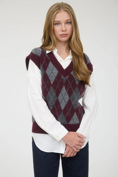 Argyle Pullover Vest in Burgundy Combo