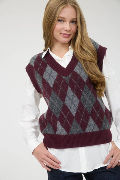 Argyle Pullover Vest in Burgundy Combo