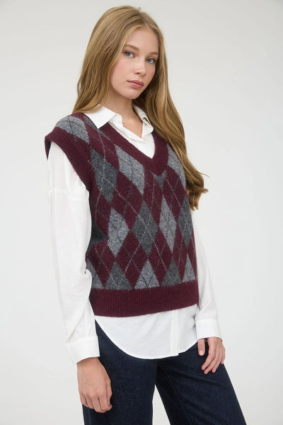Argyle Pullover Vest in Burgundy Combo