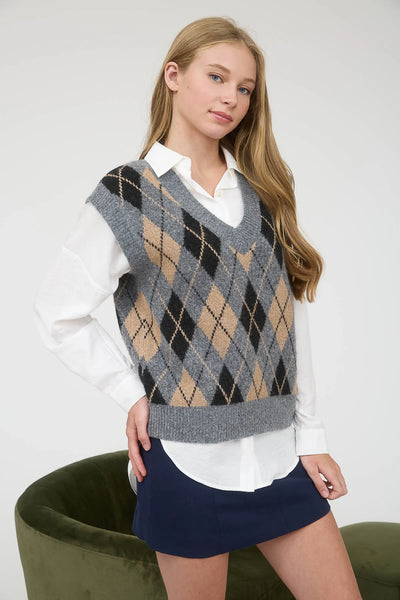 Argyle Pullover Vest in Charcoal Combo
