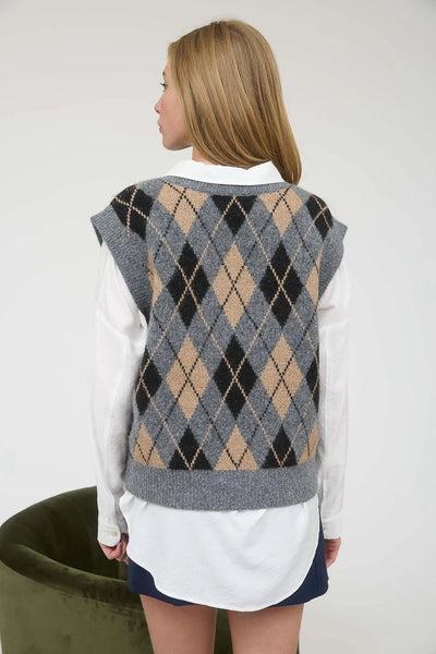 Argyle Pullover Vest in Charcoal Combo